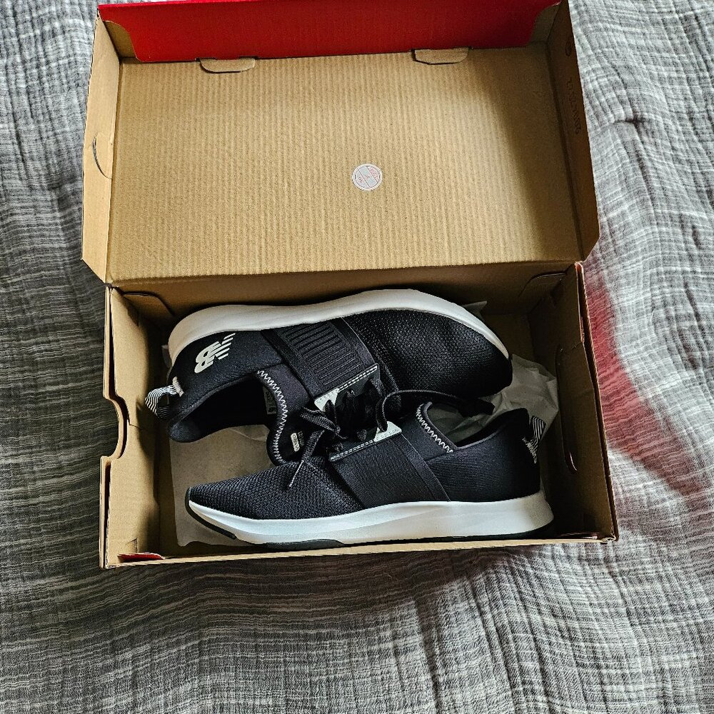 Womens New Balance Tennis Shoes